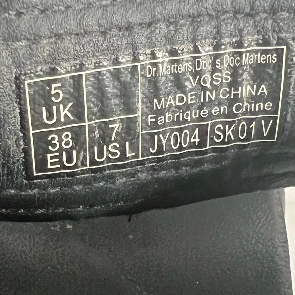 Dr. Martens Voss Black Hydro Leather Platform Sandals Shoes Open Toe Size 7 - Picture 2 of 12